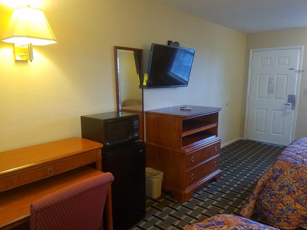 Americas Best Value Inn-Winnsboro Exterior photo