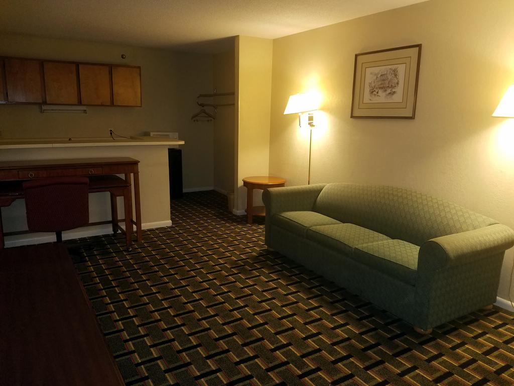Americas Best Value Inn-Winnsboro Exterior photo